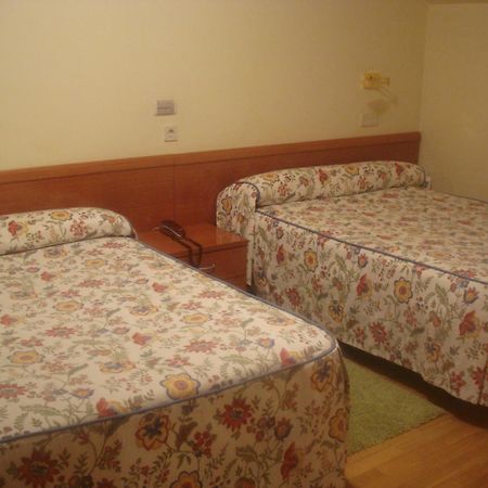 Hotel Isabel Briviesca Buitenkant foto