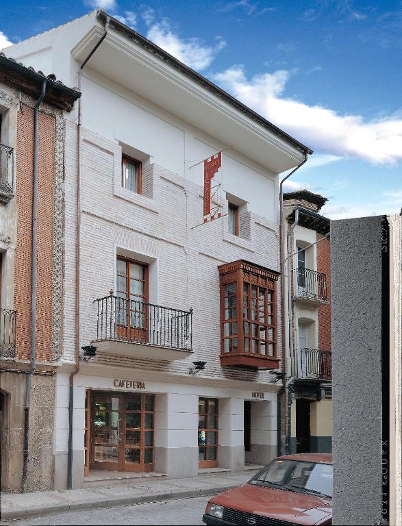Hotel Isabel Briviesca Buitenkant foto