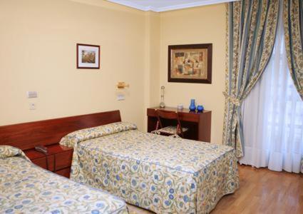 Hotel Isabel Briviesca Buitenkant foto